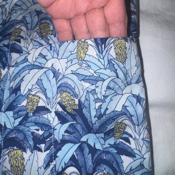 Tommy Bahama Short Sleeve Buccaneer Blue Floral Shirt Plantain Jungle Size M - Picture 2 of 8